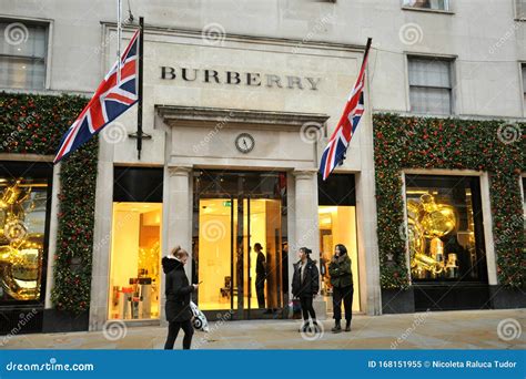 outlet famosi a londra di burberry|BURBERRY Outlet London .